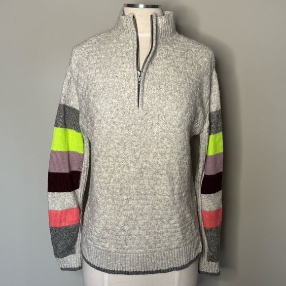 Cabi Colorblock Sleeve Downhill Sweater #4815, size XS - Picture 2 of 16